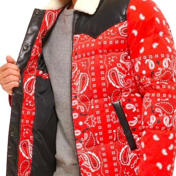Levi’s Men’s Red Bandana Print Sherpa Collar Jacket XL, Western Puffer Style NWT - Picture 3 of 5